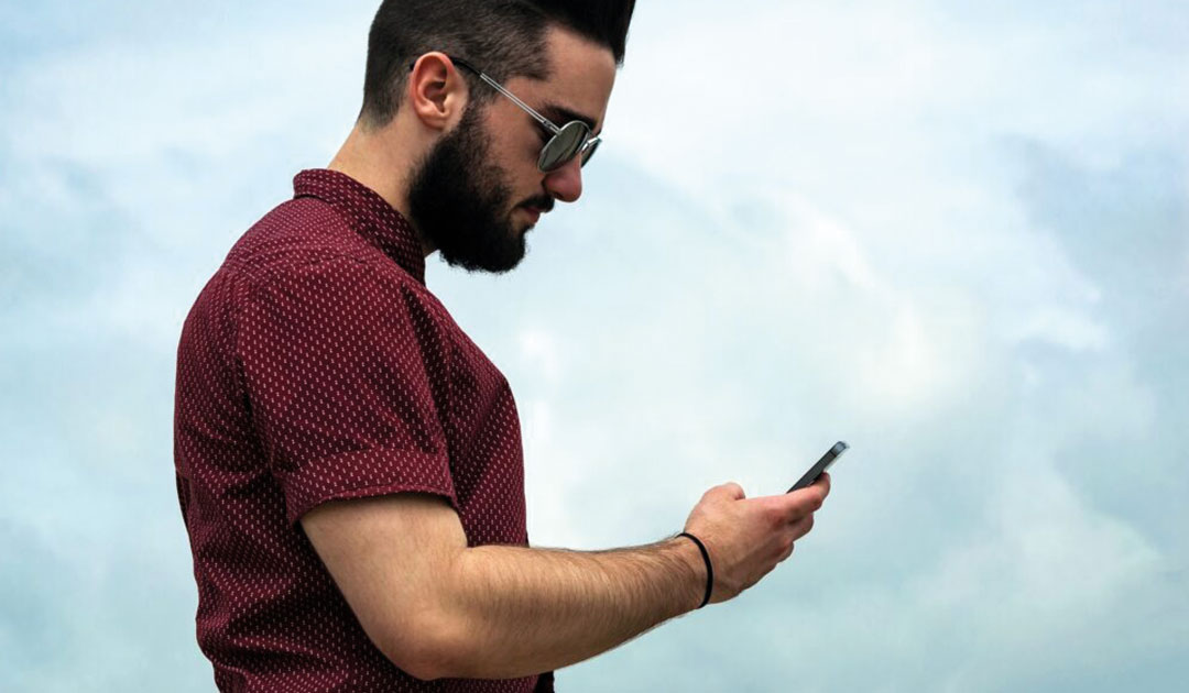 Der Handy-Nacken – Übel oder nächste Evolutionsstufe?